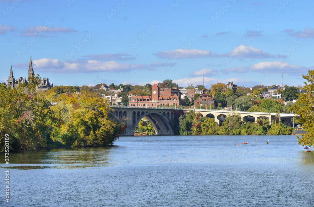 Obraz premium Key Bridge and Georgetown in autumn - Washington DC United States