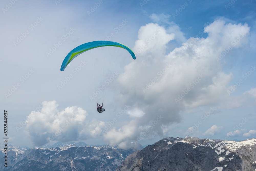 Gleitschirmfliegen in den Alpen Gleitschirmfliegen in den Alpen