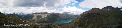Fototapeta Naklejka Na Ścianę i Meble -  a view of a mountain lake