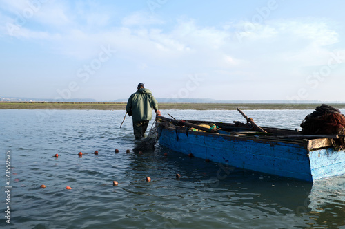 pescador con su barca © Benito CERES