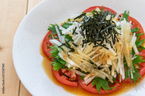 トマトとみず菜と大根サラダ