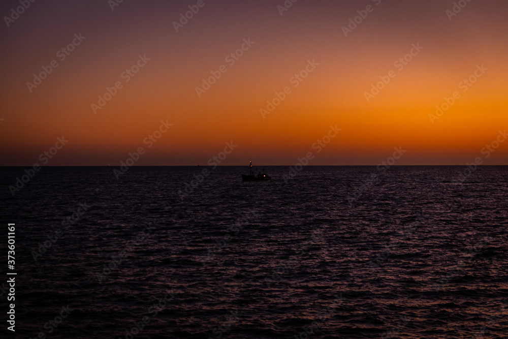 Skyline Sunset on the beach concepto de paz vacaciones veranos calurosos Skyline Sunset on the beach concepto de paz vacaciones veranos calurosos