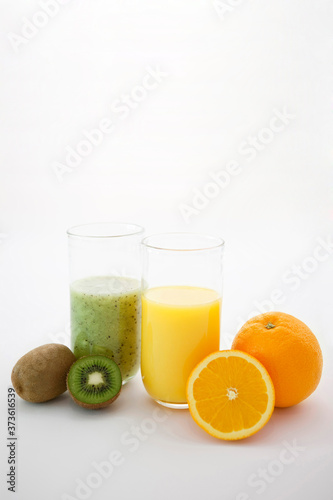 orange juice and kiwi juice