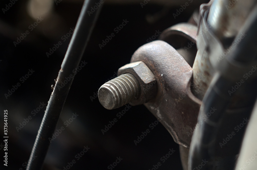 Photo of windshield mounting bolt Photo of windshield mounting bolt