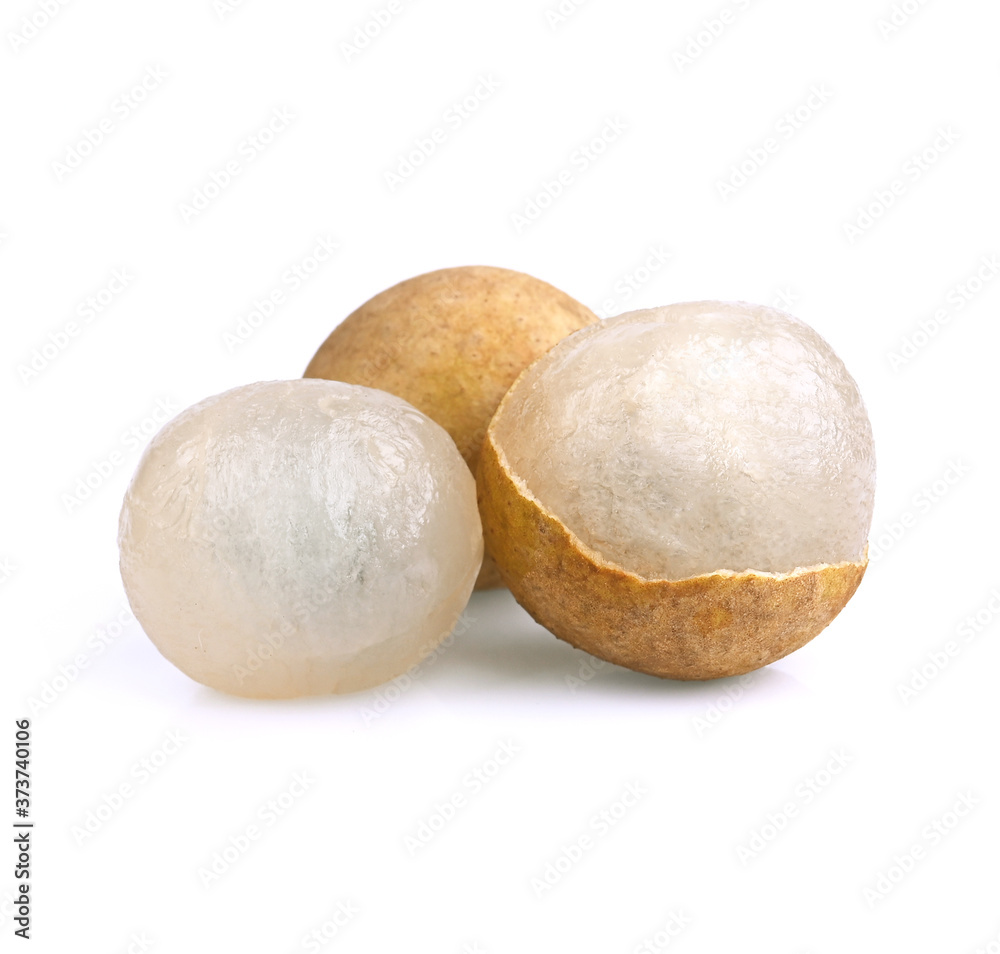Fototapeta premium Close-up view of longan isolated on white background.Fruit in Thailand.