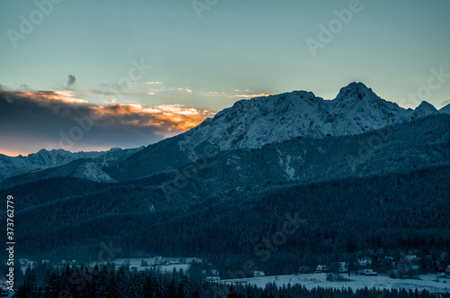 Fototapeta Naklejka Na Ścianę i Meble -  Sunrise in the mountains with view to Giewont, Kościelisko, Poland