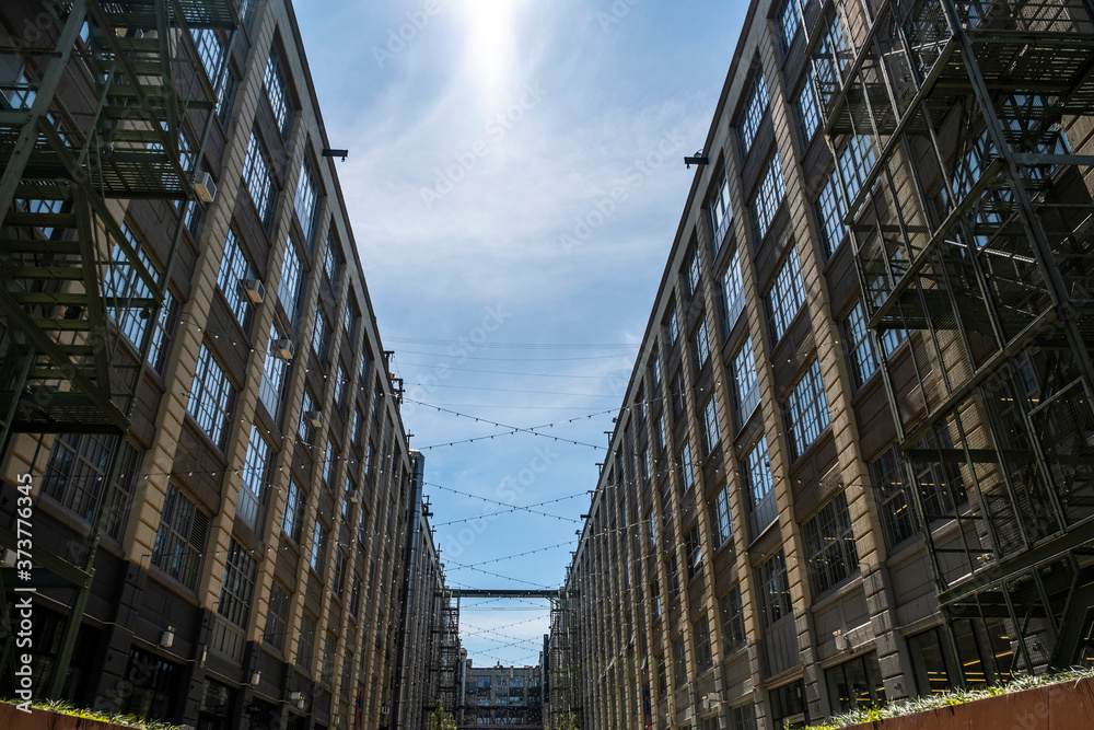 Fototapeta premium The sky in between 