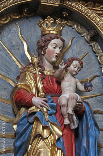 Madonna con Bambino; scultura nella chiesa di Santo Stefano a Pinzano (Bolzano)