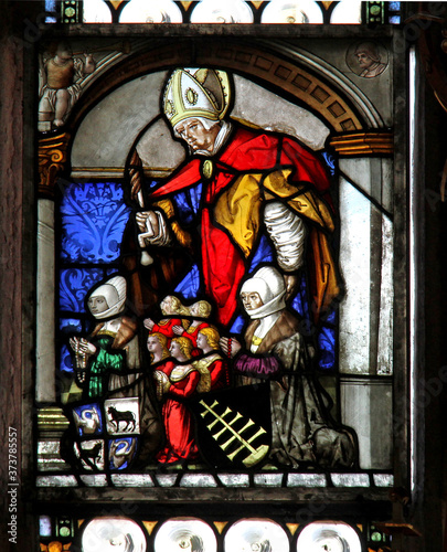 vetrata dipinta tardogotica (Sant'Erasmo e committenti) nella chiesa parrocchiale di Tesimo (Bolzano)l