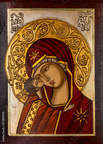 Fotografiet Icon painted in the byzantine or orthodox style depicting the Virgin Mary and Jesus