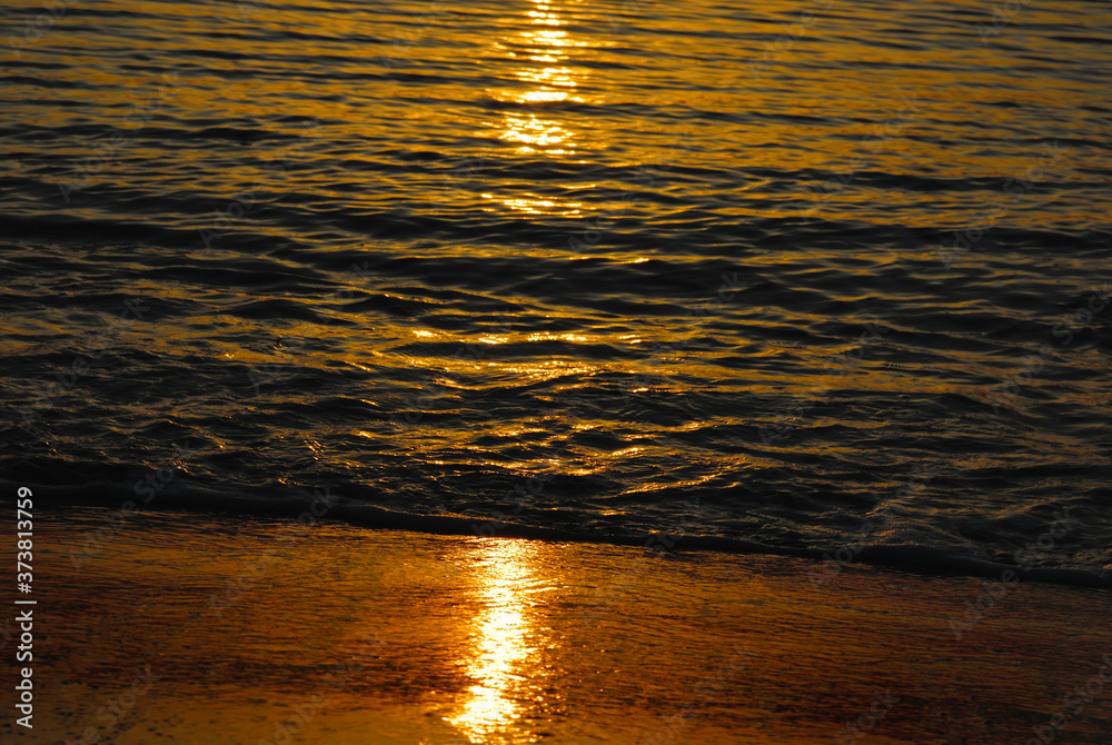 夕暮れ 夕焼け 海 波 浜 波打ち際 素材 夕暮れ 夕焼け 海 波 浜 波打ち際 素材