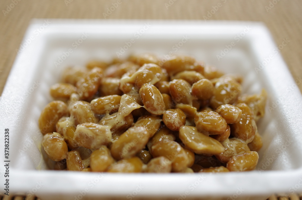 パックに入った納豆 パックに入った納豆