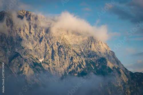 Berge und Wolken - Karwendel Gebirge in den Alpen