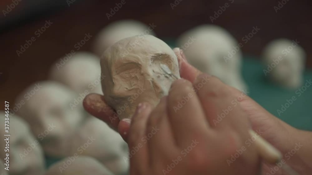 Calaveritas ofrenda día de muertos modelado pasta escultura artesanía decoración colores pintura mexicano close up Calaveritas ofrenda día de muertos modelado pasta escultura artesanía decoración colores pintura mexicano close up