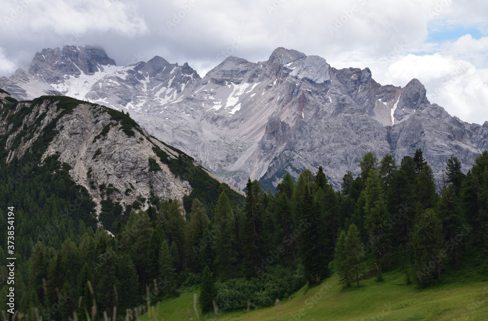 Fototapeta premium Gray massif