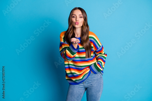 Portrait of her she nice attractive lovely lovable gorgeous brown-haired girl wearing casual sending air kiss amour isolated bright vivid shine vibrant blue color background