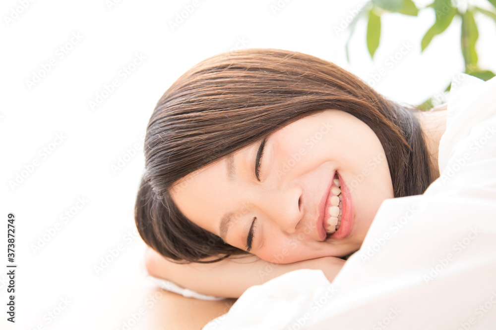 Obraz premium リラックスする女性
