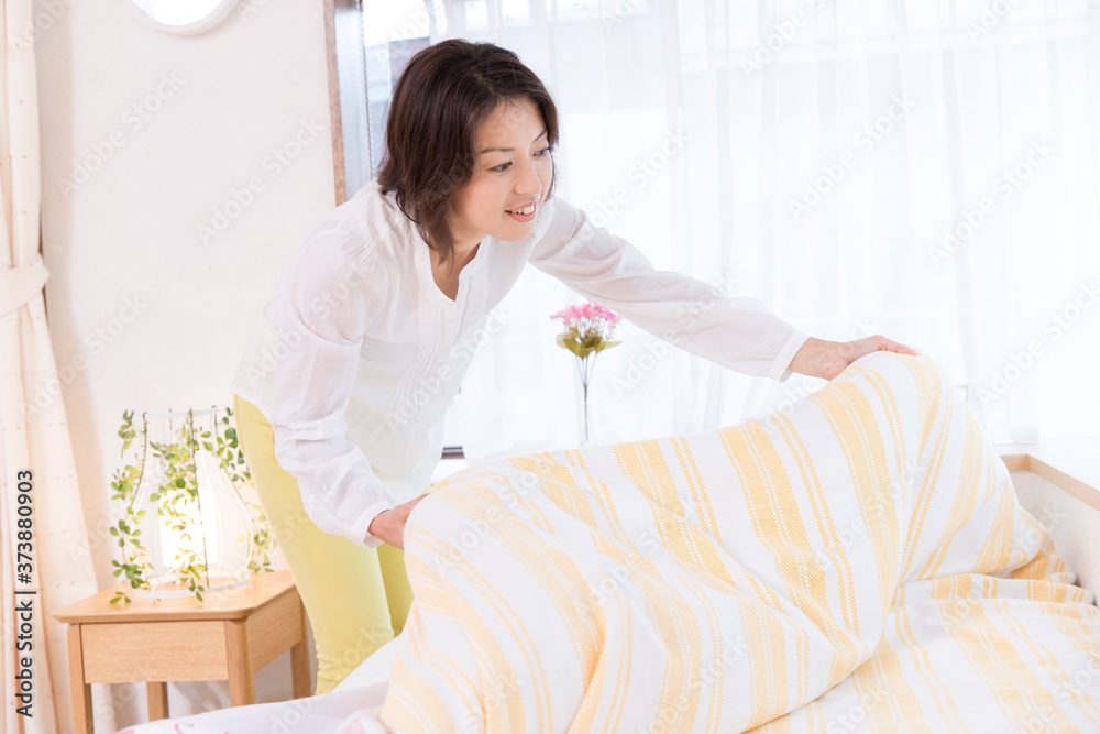 家事をする女性