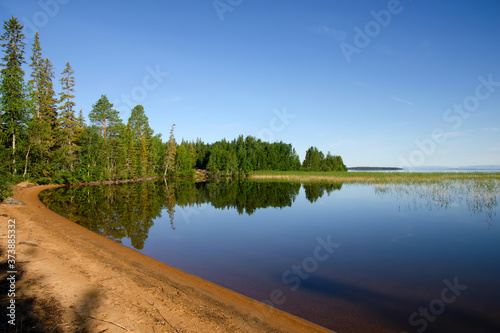 Fototapeta Naklejka Na Ścianę i Meble -  Kanozero lake on a sunny day. Kola Peninsula, Murmansk Oblast, Russia.