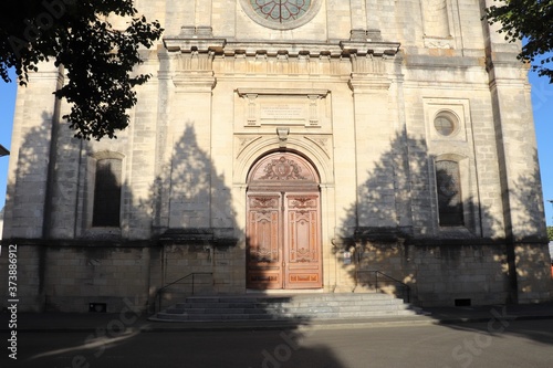 Fototapeta Naklejka Na Ścianę i Meble -  La cathédrale Notre Dame de Dax vue de l'extérieur, ville de Dax, département des Landes, France