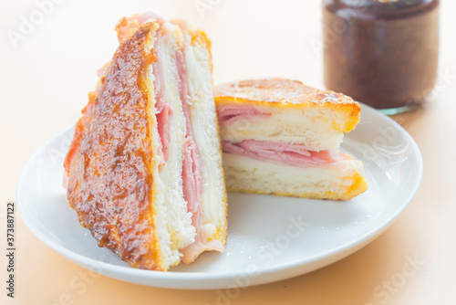 Sandwich monte cristo raspberry and cheese and ham