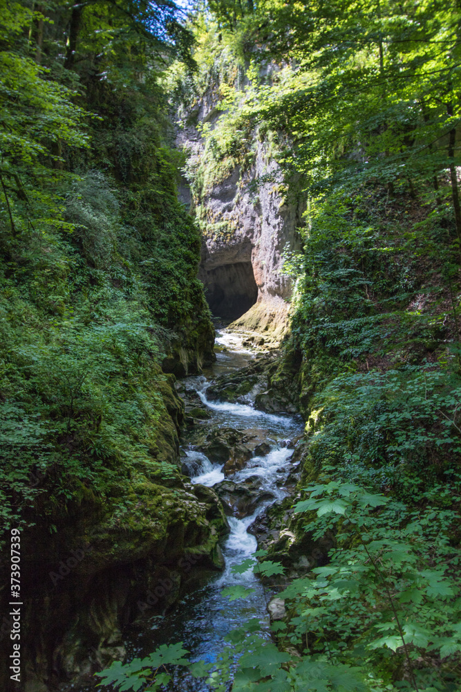 Cascade et gorges de la Langouette, dans le Jura à les Planches-en-montagne Cascade et gorges de la Langouette, dans le Jura à les Planches-en-montagne