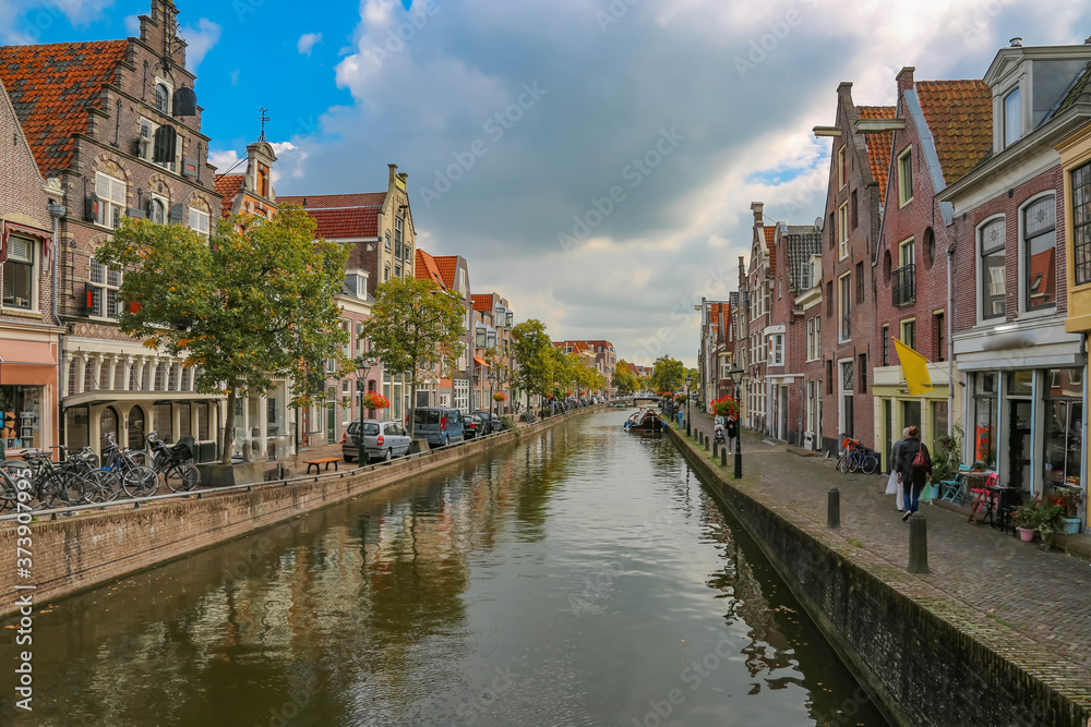 In Alkmaar, Niederlande am Kanal