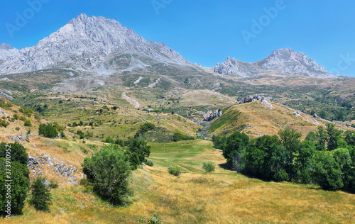 Views of Ubina peak from Torrebarrio.