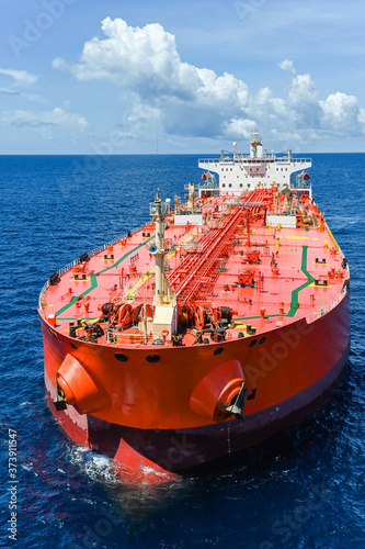 Fototapeta Naklejka Na Ścianę i Meble -  The tanker in the high sea