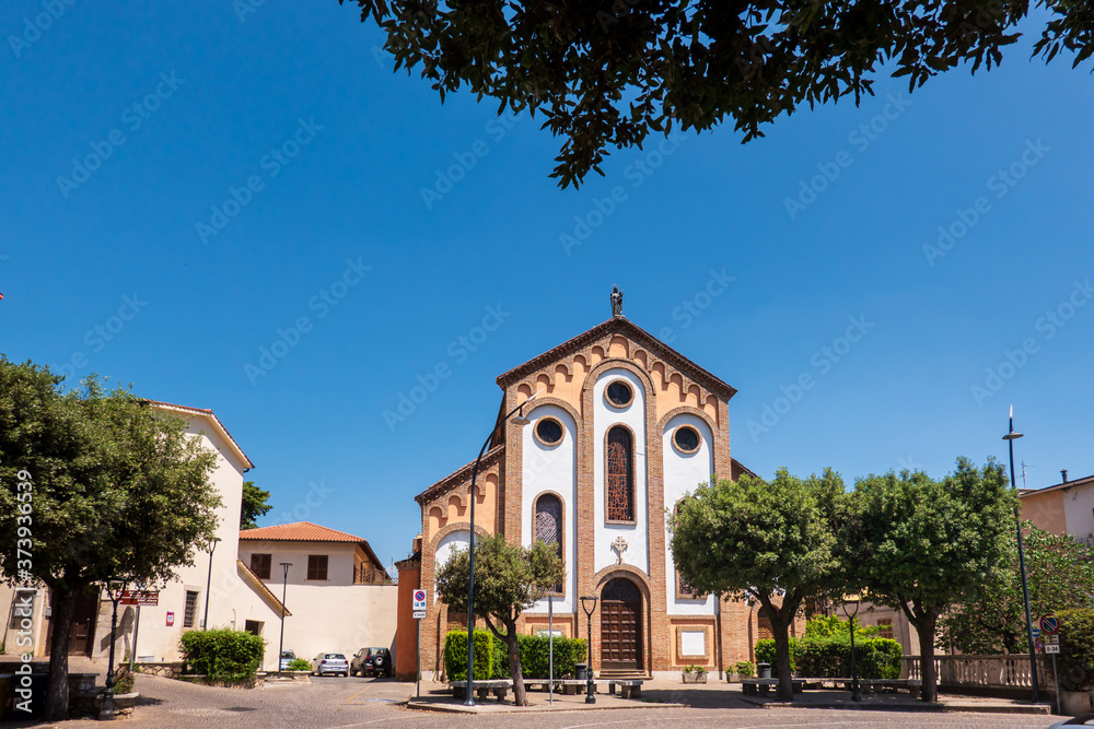 ROVIANO, Italy: Piazza della Repubblica Square and Chiesa della Madonna Del Rosario Church