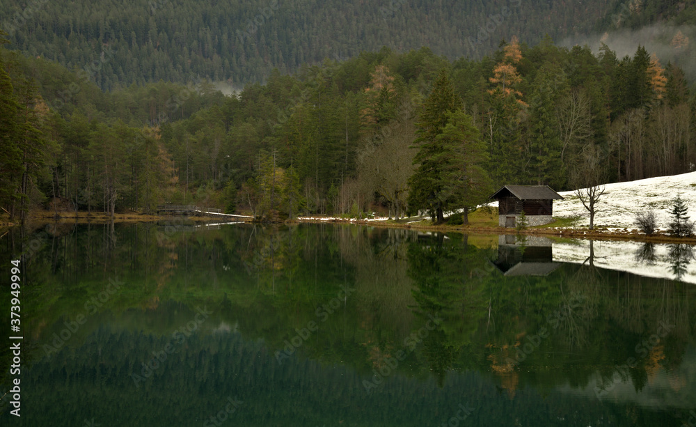 Fototapeta premium Herbstliche Stimmung am Fernsteinsee