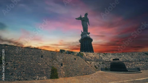 Panecillo de Quito, monumento a la virgen del panecillo. Pichincha, Ecuador