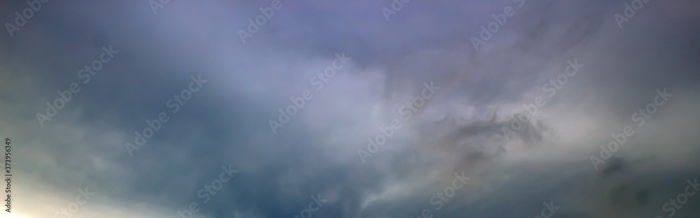 White clouds in the sky
White clouds in the sky
