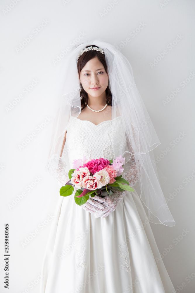 ブーケを持つ花嫁 ブーケを持つ花嫁