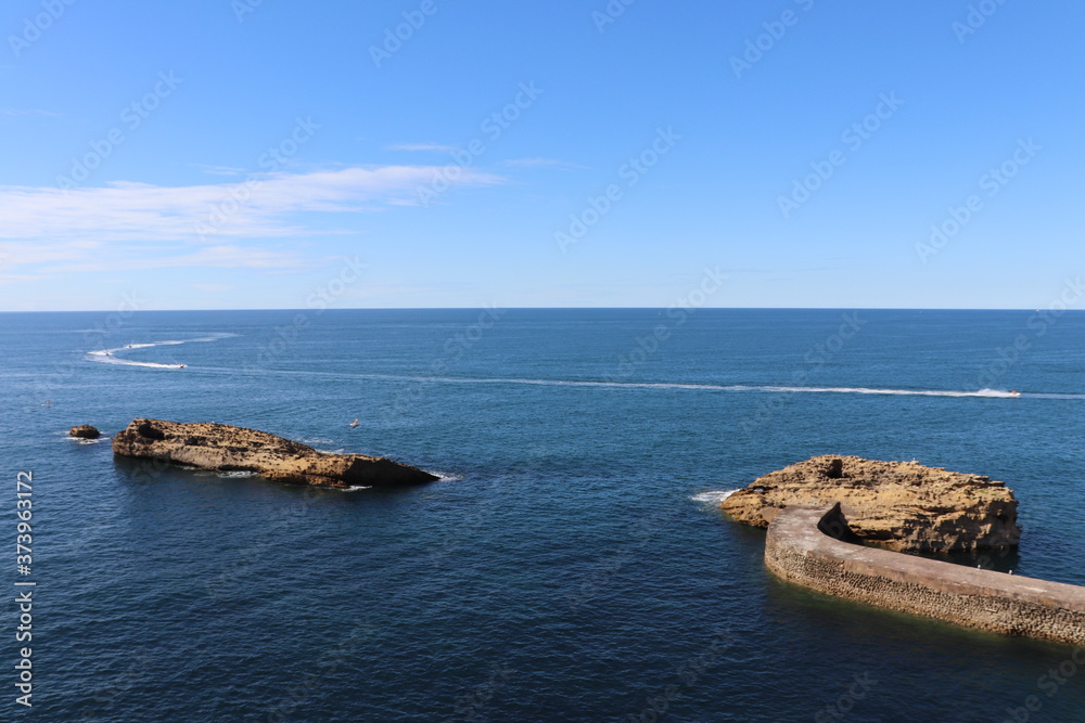 La digue de Gamaritz dans l'océan atlantique, ville de Biarritz, département des Pyrénées atlantiques, région Nouvelle aquitaine, France