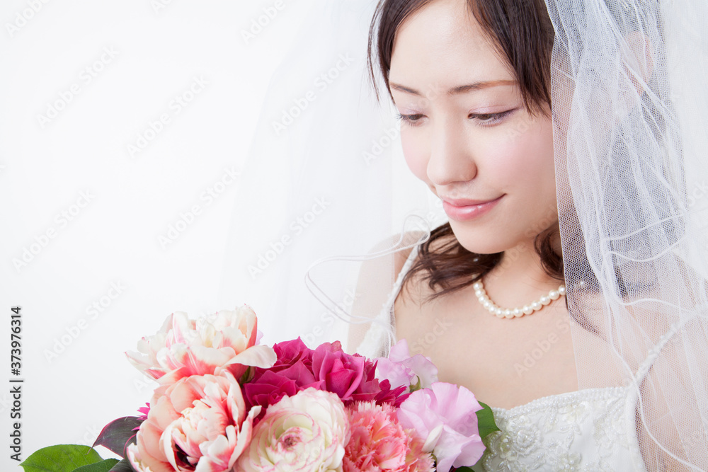 Naklejka premium ブーケを持つ花嫁