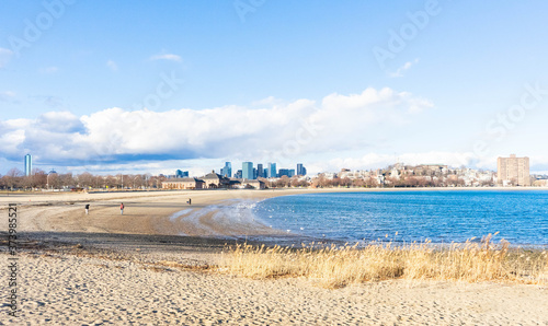 Принти на полотні Boston skyline wide view from the harbor point showing the beach landscape near Old Harbor and Pleasure Bay