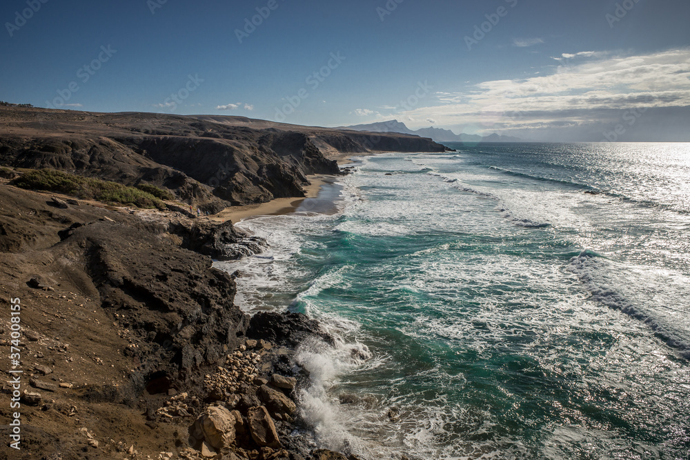 Fototapeta premium Atlantikwellen am Strand von Fuerteventura