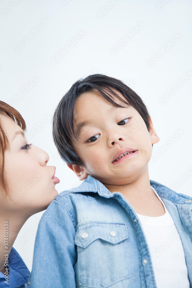 変顔する親子 変顔する親子