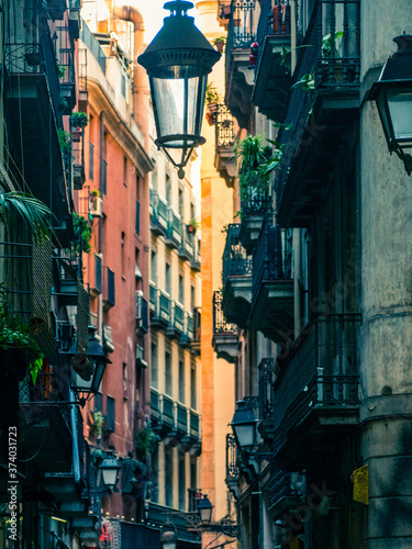 Close of a lamp on streets of  Barcelona © Eduardo Frederiksen