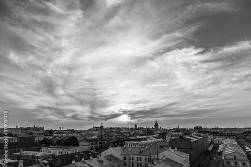 Sunset  rooftop cityscape  of Saint Petersburg © Дэн Едрышов