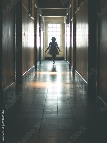 Wallpaper Mural girl in the corridor Torontodigital.ca