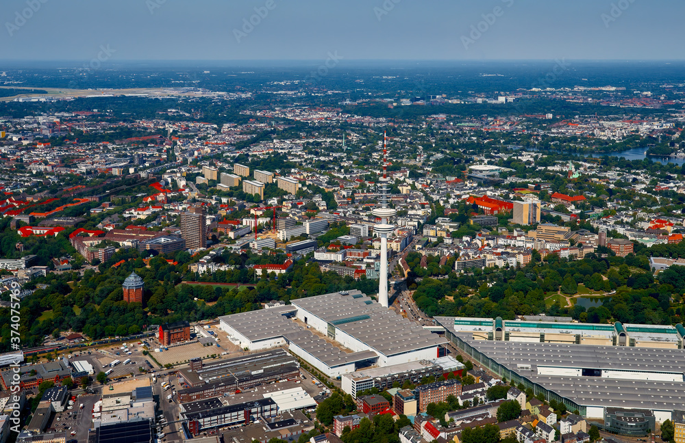  St. Pauli und Fernmeldeturm, Hamburg, Deutschland