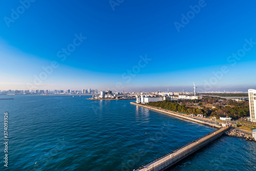 東京ゲートブリッジからの若洲海浜公園の眺望