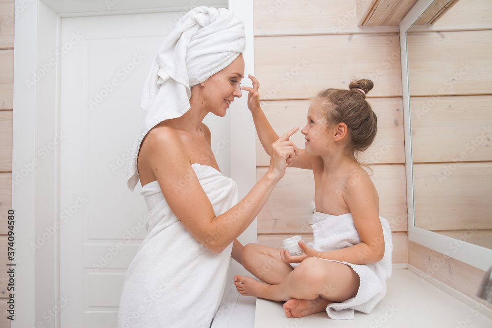 Mother and Daughter Had a Day of Spa. they Have Fun in White Bath Towels  Stock Image - Image of health, luxury: 105008699