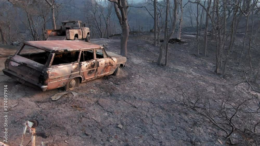 Napa, California, USA. 22 August 2020. Aerial: Burnt out cars and forest. LNU Lightning Complex Fire that ravaged the Napa, Sonoma, Lake and Solano counties. Napa, California, USA. 22 August 2020. Aerial: Burnt out cars and forest. LNU Lightning Complex Fire that ravaged the Napa, Sonoma, Lake and Solano counties.