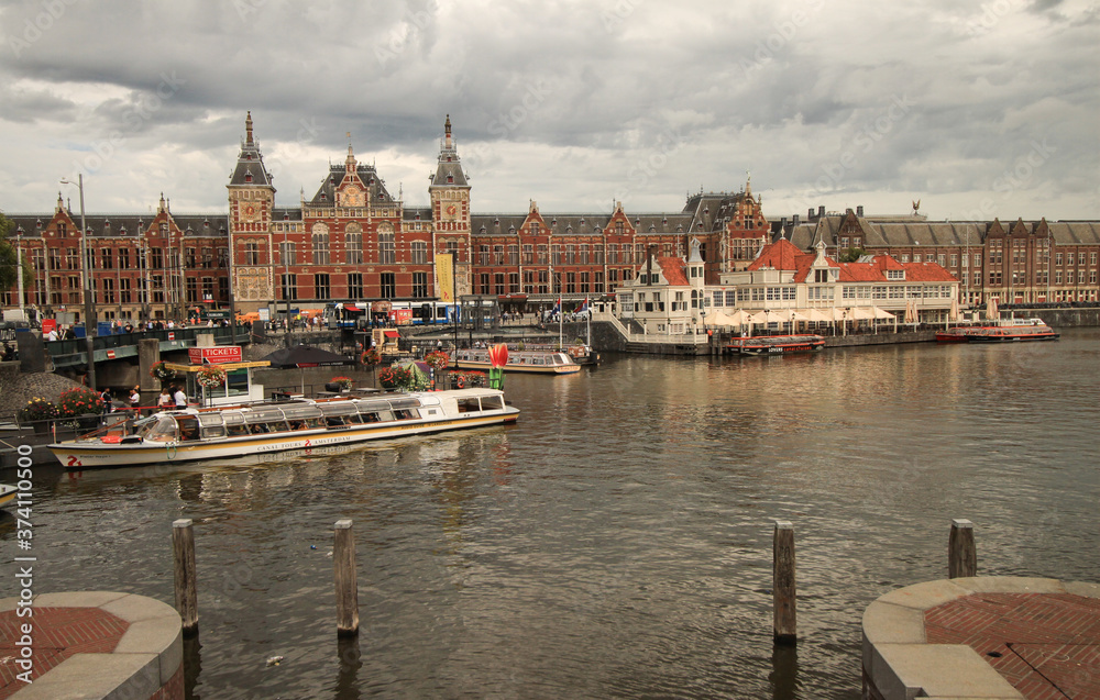 Amsterdam Centraal; Hauptbahnhof der Stadt und Openhaven Front