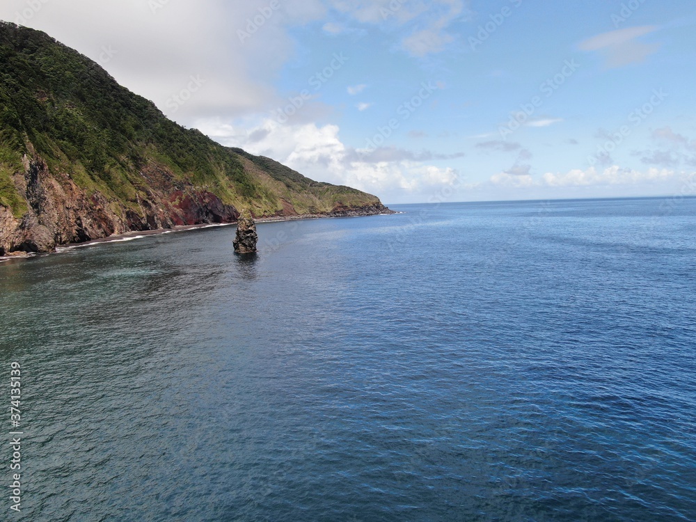 伊豆大島の海岸と筆島