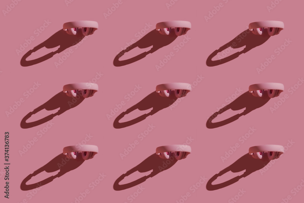 Imagen de auriculares para oir musica color rosa pastel Imagen de auriculares para oir musica color rosa pastel