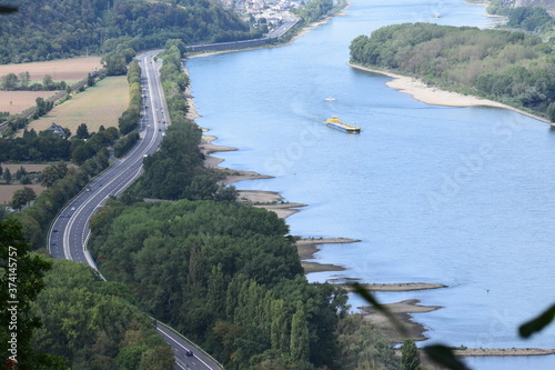 Rhein zwischen Andernach und Bad Breisig linksrheinisch, rechtsrheinisch zwischen Leutesdorf und Hammerstein 08/20 photo